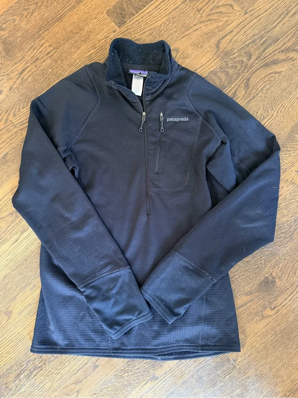 Patagonia Men’s Black R1 Quarter-Zip Pullover Medium